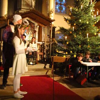 Weihnachtsspiel in der Kirche Rüsseina