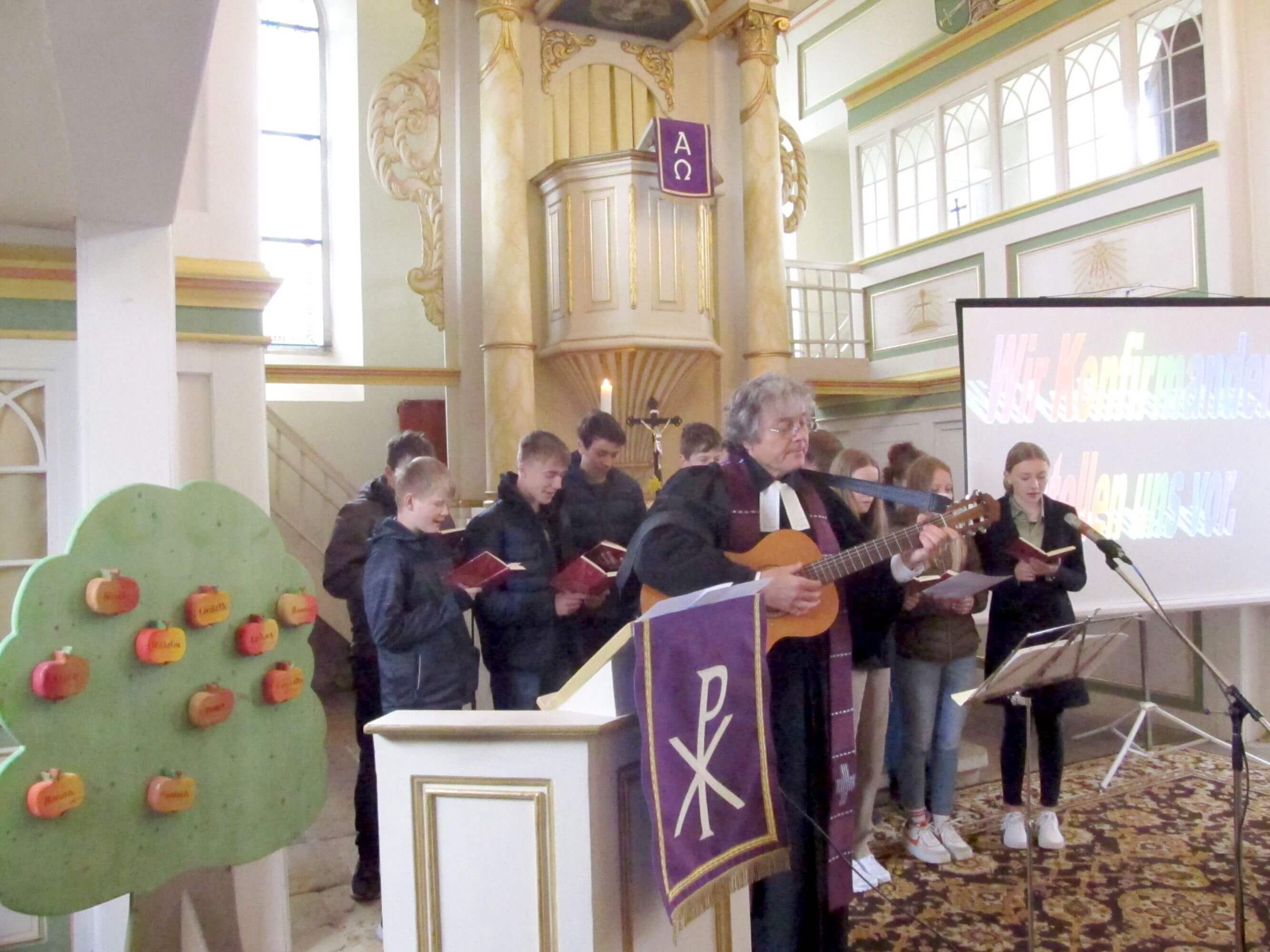 Gottesdienst zur Vorstellung der Konfirmanden Bereich Rüsseina