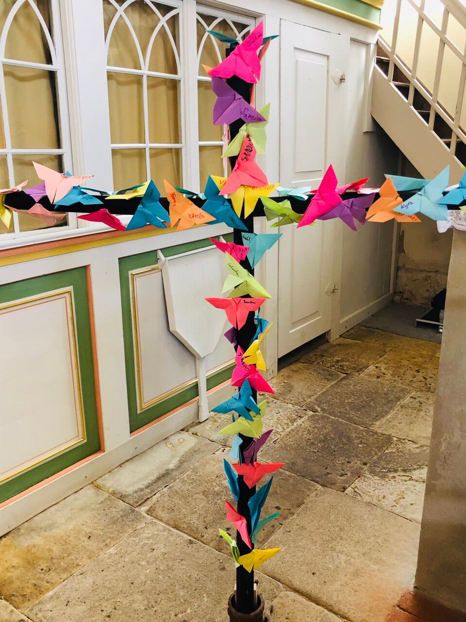 Osterkreuz im Oster-Familiengottesdienst Wendischbora
