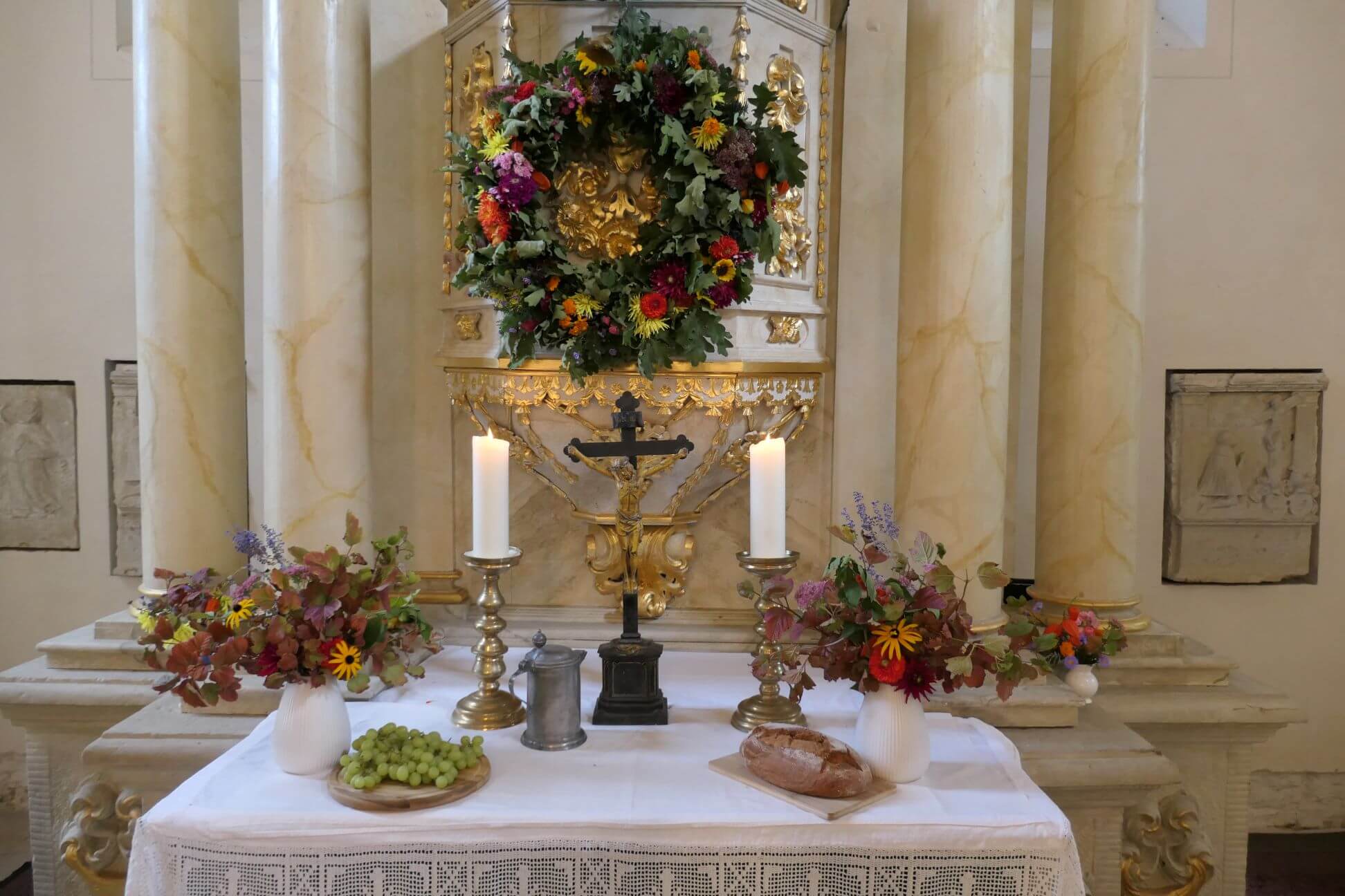 Altar zum Erntedankfest 2023 in Raußlitz
