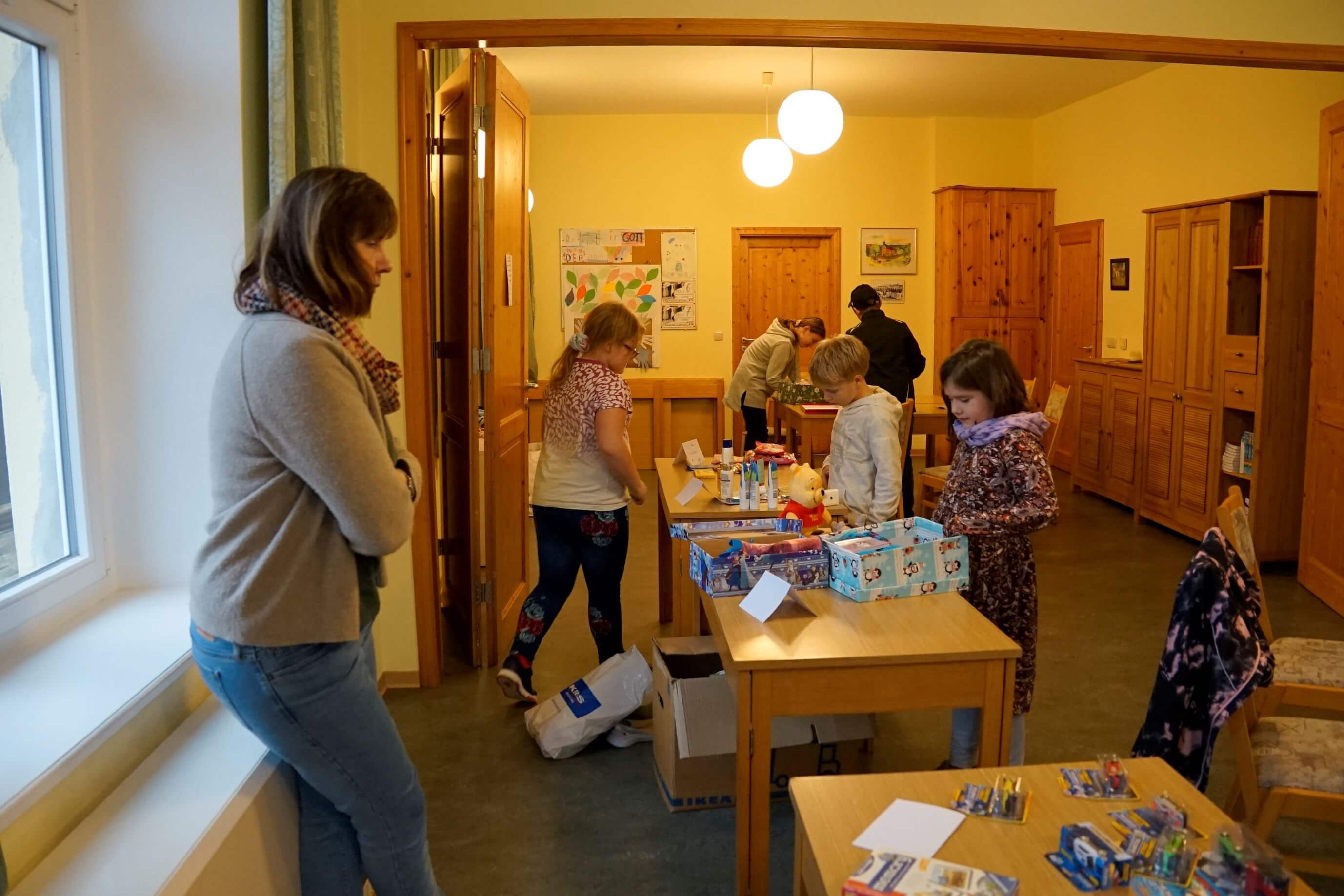 Aktion "Weihnachten im Schuhkarton" 2023 in Wendischbora