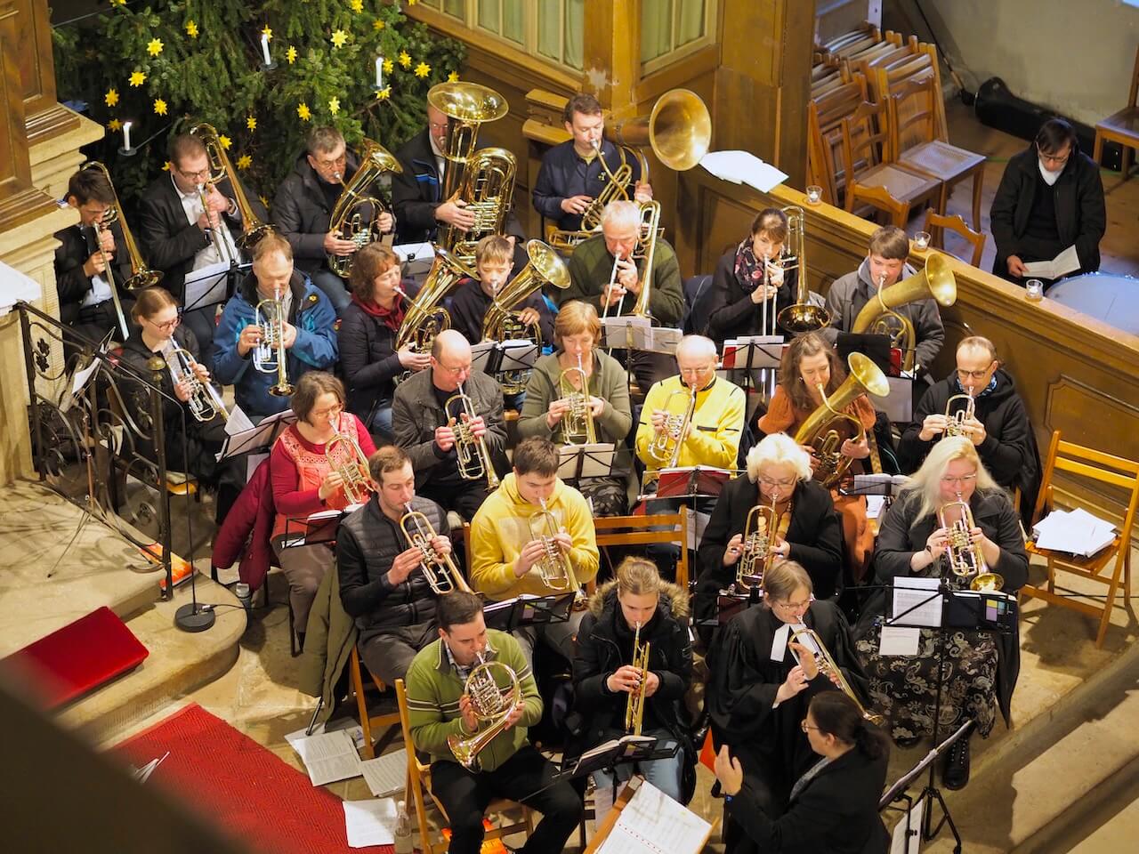 Posaunenchor Rüsseina mit weiteren Bläsern aus unserem Kirchspiel