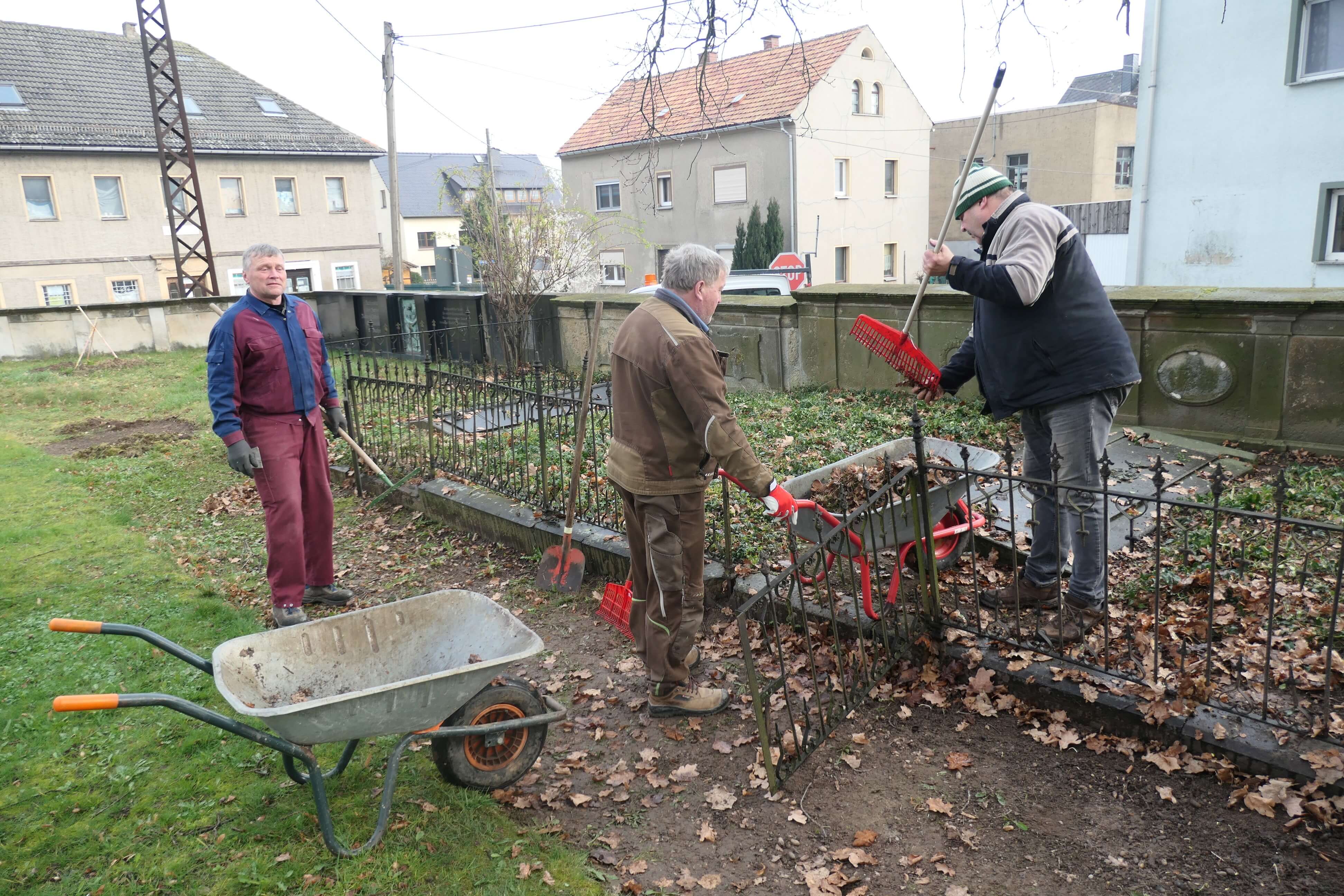 Friedhofseinsatz 2024 in Rüsseina