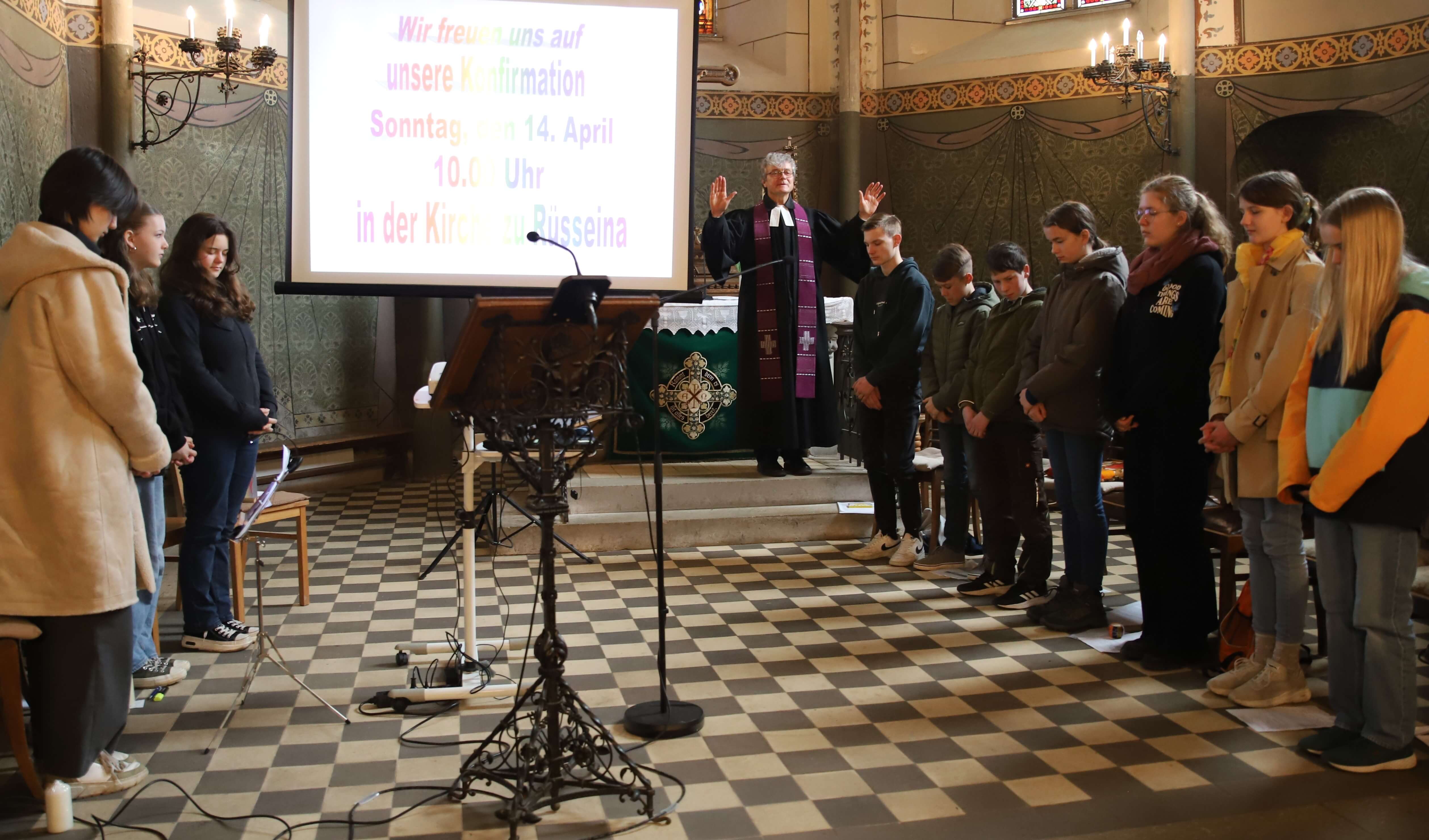 Vorstellungsgottesdienst der Konfirmanden in Leuben
