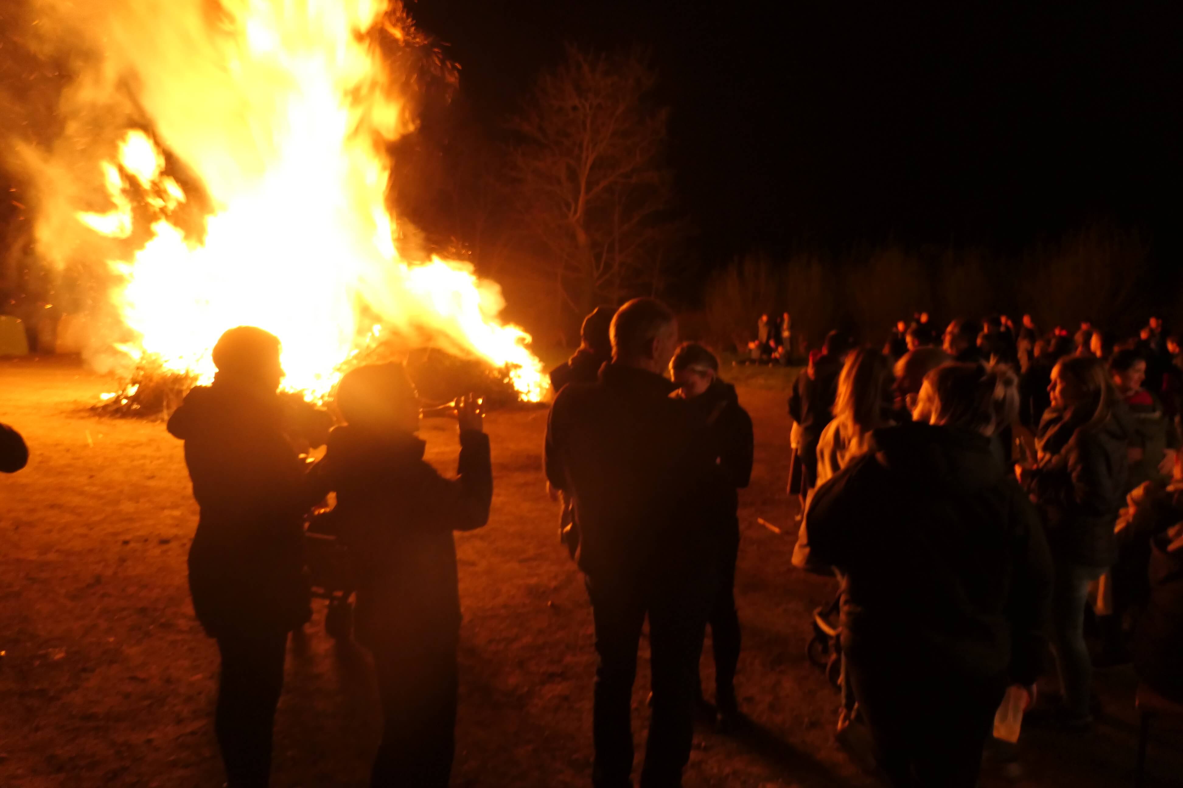 Osterfeuer zur Feier der Osternacht 2024 in Raußlitz