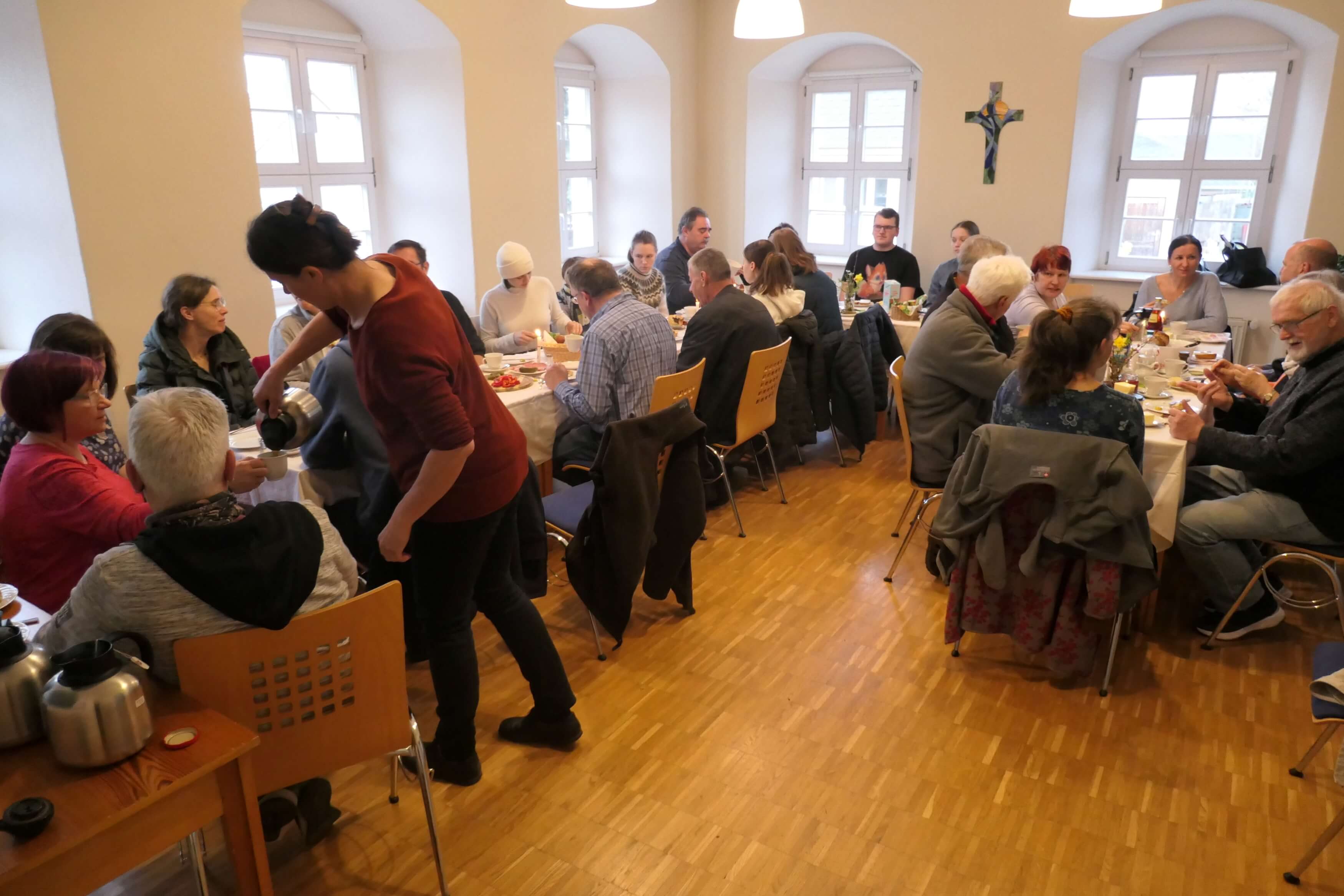 Gemeinsames Osterfrühstück in Rüsseina